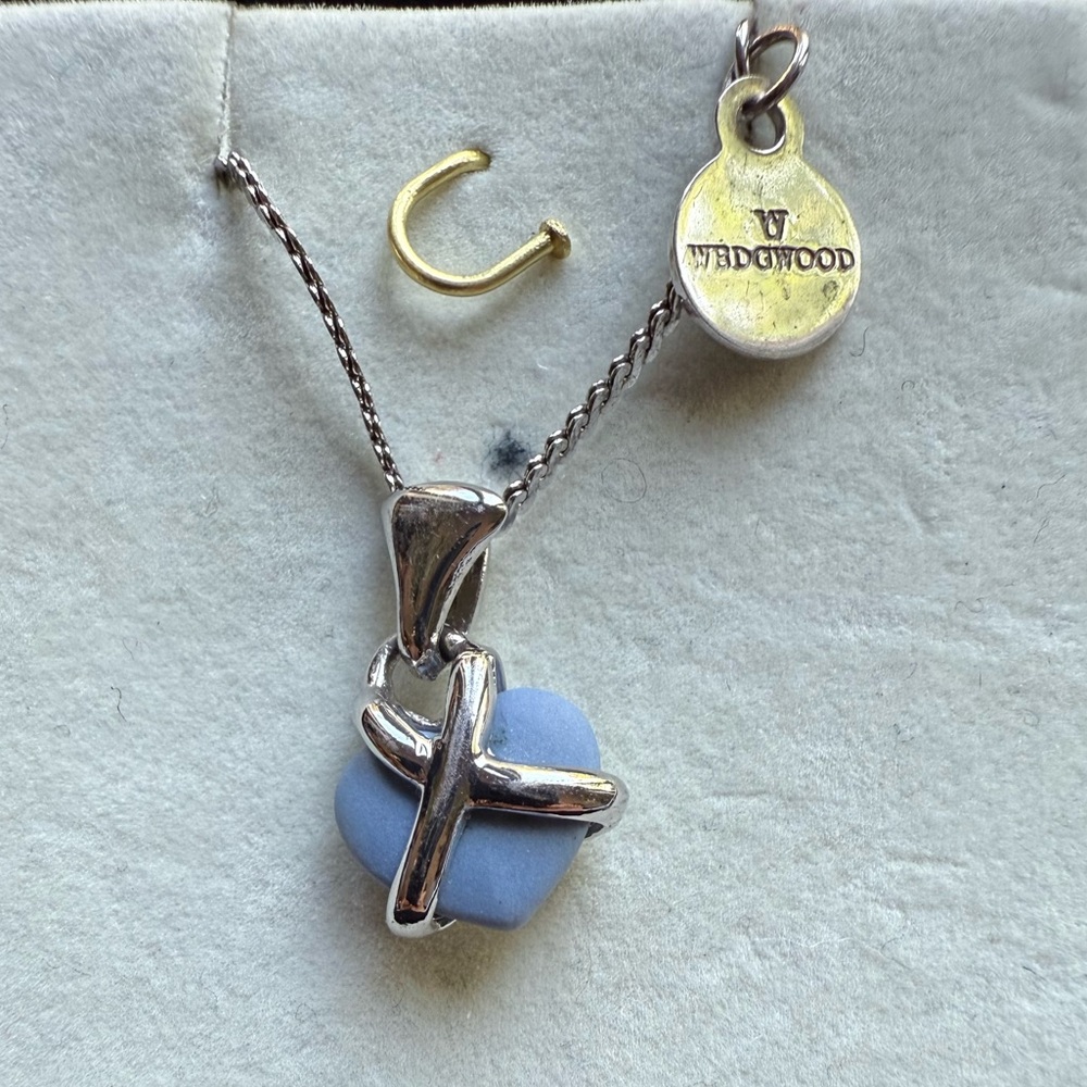 Authentic New Wedgwood Silver and Blue Minimalist Necklace
